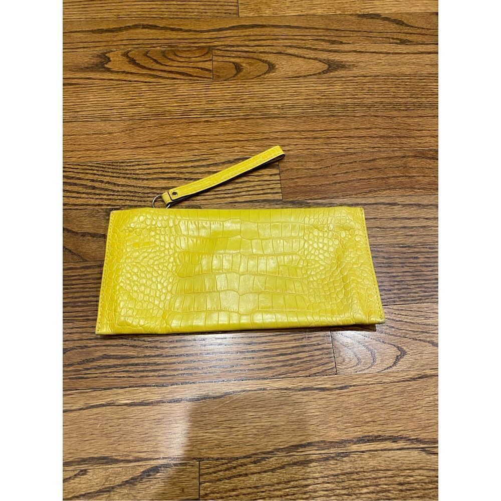 NWT Kate spade crocodile wristlet